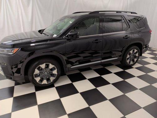Crystal Black Pearl 2026 Honda Pilot Elite