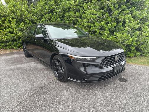 Crystal Black Pearl 2025 Honda Accord Hybrid Sport-L