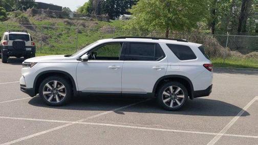 2025 Honda Pilot Touring 8-Passenger