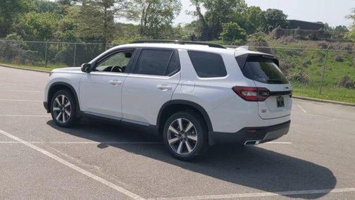 2025 Honda Pilot Touring 8-Passenger