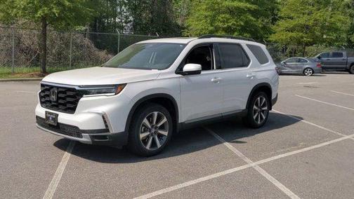 2025 Honda Pilot Touring 8-Passenger