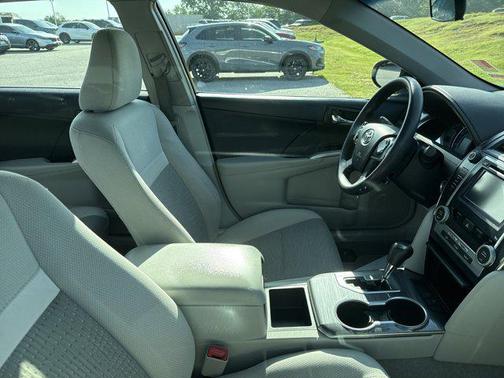 2013 Toyota Camry Hybrid LE