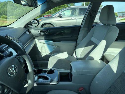 2013 Toyota Camry Hybrid LE