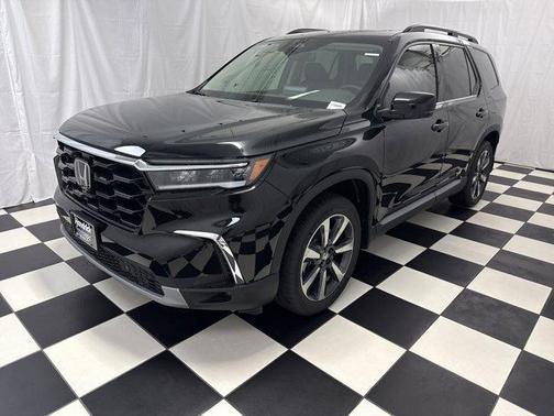 2025 Honda Pilot Touring 8-Passenger