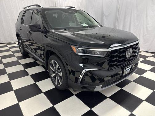 2025 Honda Pilot Touring 8-Passenger