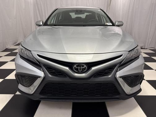 Celestial Silver Metallic 2023 Toyota Camry SE