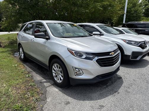 Silver Ice Metallic 2020 Chevrolet Equinox LS