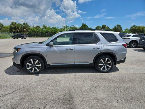 2025 Honda Pilot Touring 8-Passenger