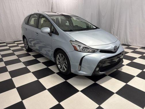 2016 Toyota Prius v Five