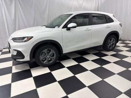 Platinum White Pearl 2026 Honda HR-V LX