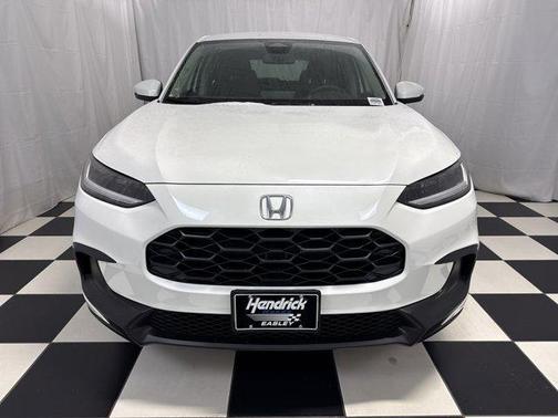 Platinum White Pearl 2026 Honda HR-V LX
