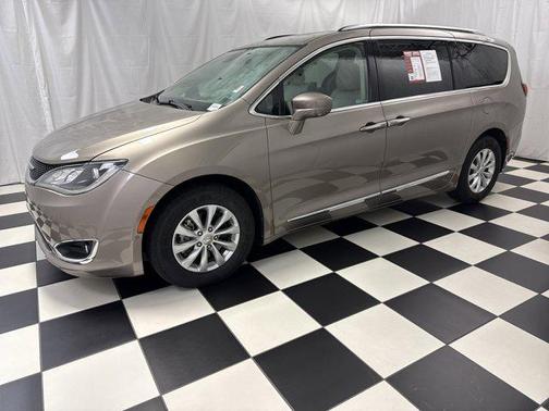 2018 Chrysler Pacifica Touring-L Plus