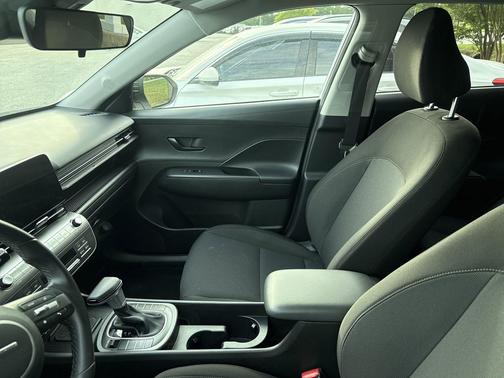 Atlas White 2026 Hyundai KONA SEL Sport