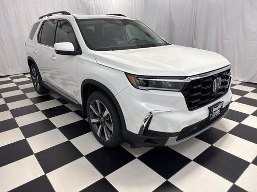 2025 Honda Pilot Touring 8-Passenger