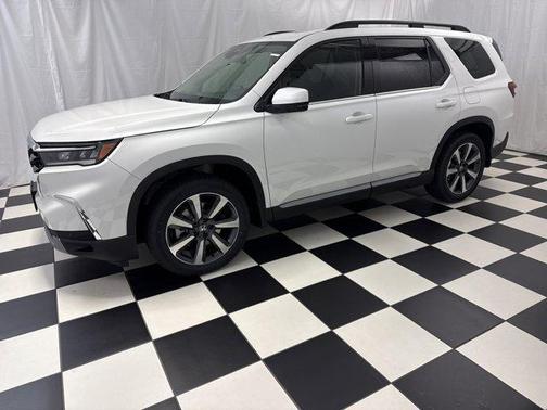 2025 Honda Pilot Touring 8-Passenger