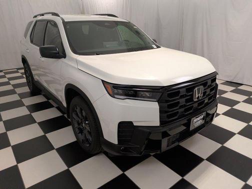 Platinum White Pearl 2026 Honda Pilot Sport