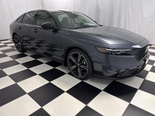 Meteorite Gray Metallic 2026 Honda Accord SE