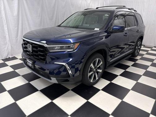 2025 Honda Pilot Touring 8-Passenger