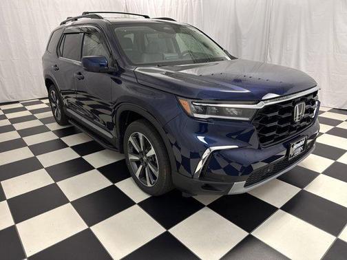 2025 Honda Pilot Touring 8-Passenger
