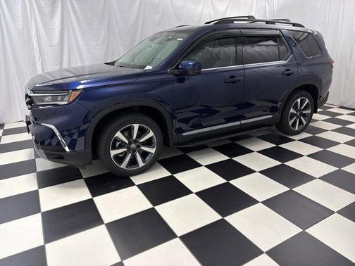 2025 Honda Pilot Touring 8-Passenger