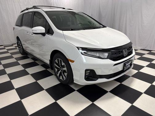 Platinum White Pearl 2026 Honda Odyssey EX-L