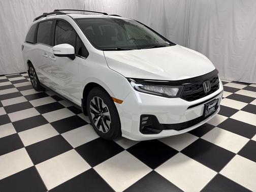 Platinum White Pearl 2026 Honda Odyssey EX-L