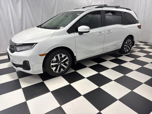 Platinum White Pearl 2026 Honda Odyssey EX-L