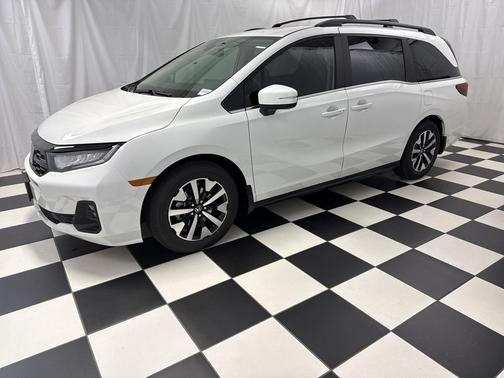 Platinum White Pearl 2026 Honda Odyssey EX-L