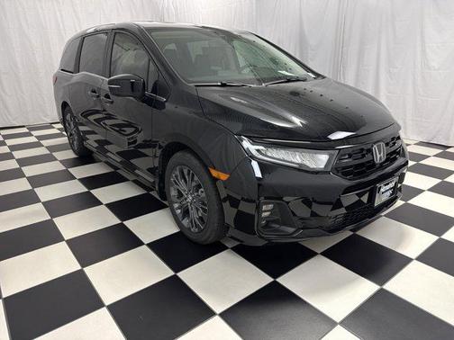 Crystal Black Pearl 2026 Honda Odyssey Touring