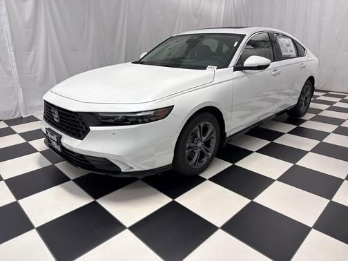 Platinum White Pearl 2026 Honda Accord Hybrid EX-L
