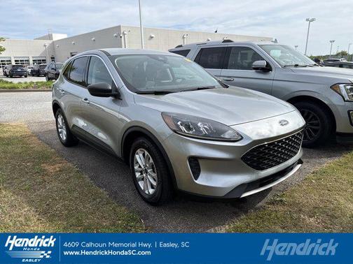 ICONIC SILVER 2022 Ford Escape SE