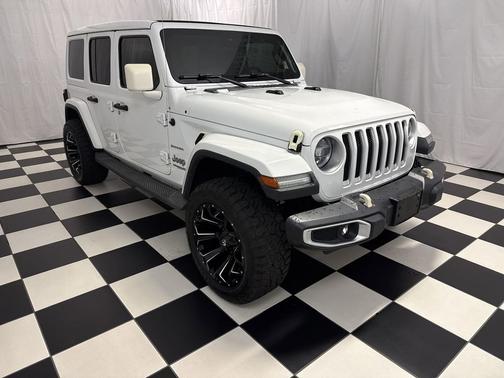 Bright White Clearcoat 2019 Jeep Wrangler Unlimited Sahara