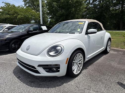 Pure White 2019 Volkswagen Beetle 2.0T SE