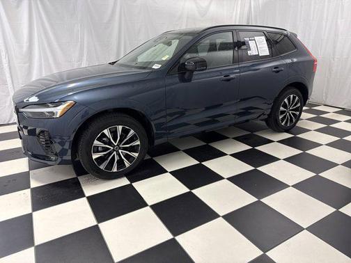 2025 Volvo XC60 B5 Plus