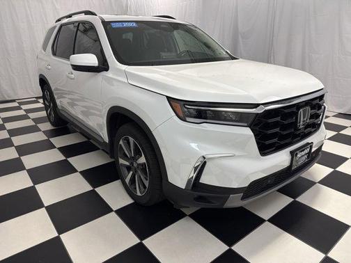 2023 Honda Pilot Touring 8-Passenger