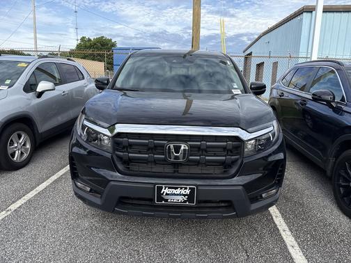 Crystal Black Pearl 2025 Honda Ridgeline RTL