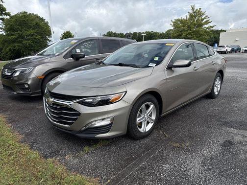 Mineral Gray Metallic 2024 Chevrolet Malibu FWD 1LT