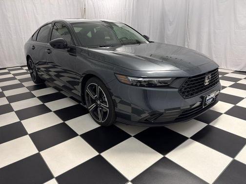 Meteorite Gray Metallic 2026 Honda Accord SE