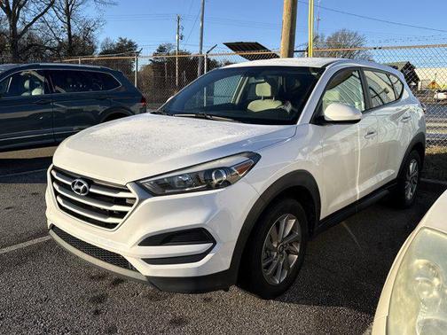 2018 Hyundai TUCSON SE