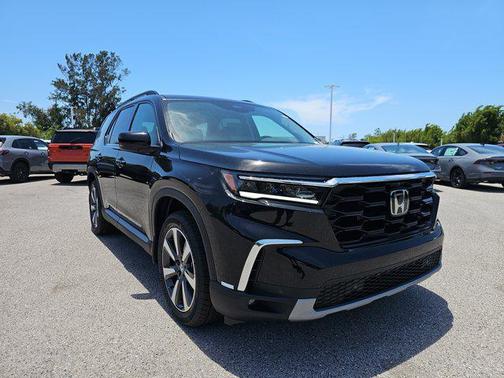 2025 Honda Pilot Touring 8-Passenger
