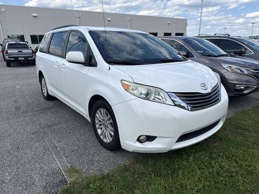 2012 Toyota Sienna XLE