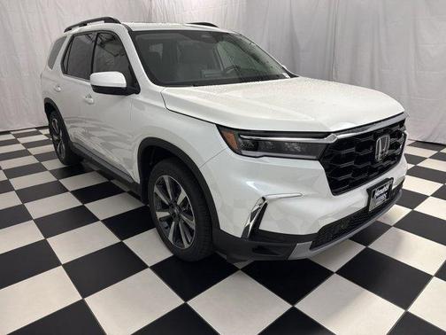 2025 Honda Pilot Touring 8-Passenger