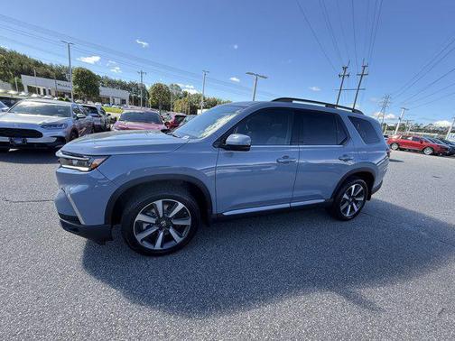 2025 Honda Pilot Touring 8-Passenger