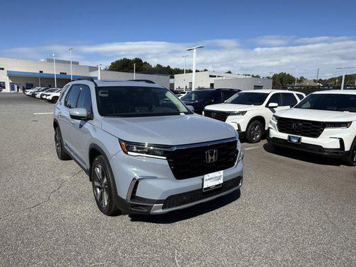 2025 Honda Pilot Touring 8-Passenger