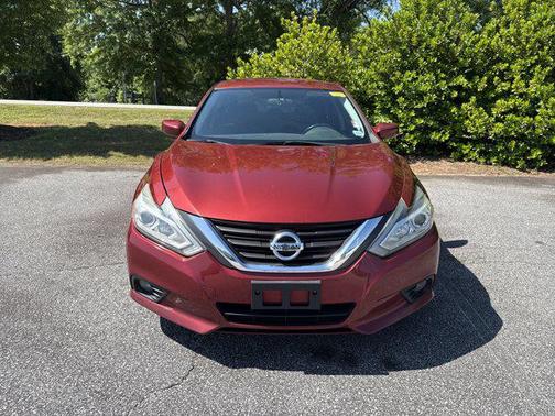 Cayenne Red 2016 Nissan Altima 2.5 SV