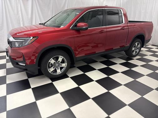 Radiant Red Metallic II 2026 Honda Ridgeline RTL