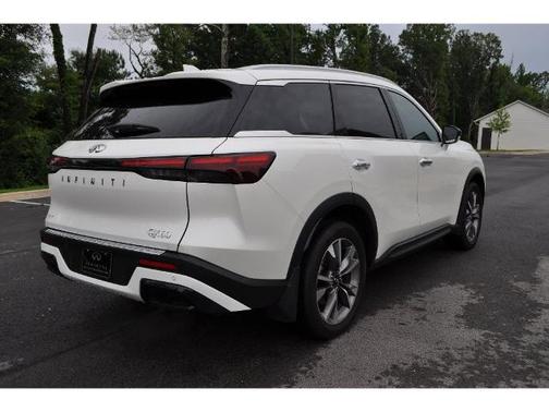 Majestic White 2025 INFINITI QX60 LUXE