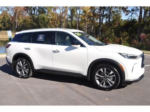 2025 INFINITI QX60 LUXE