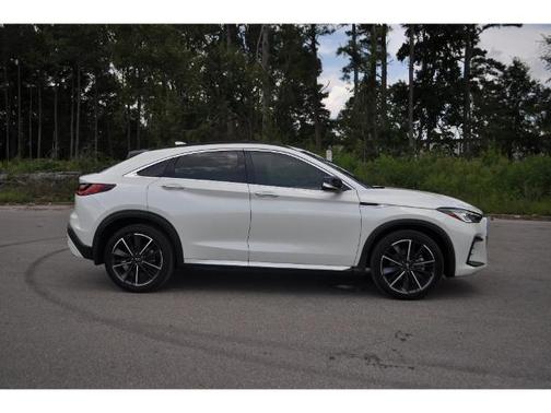 Majestic White 2023 INFINITI QX55 LUXE