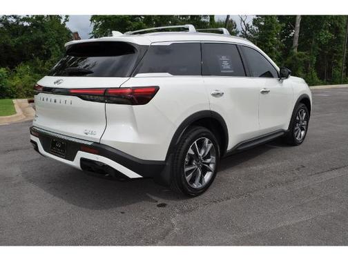 Majestic White 2023 INFINITI QX60 LUXE